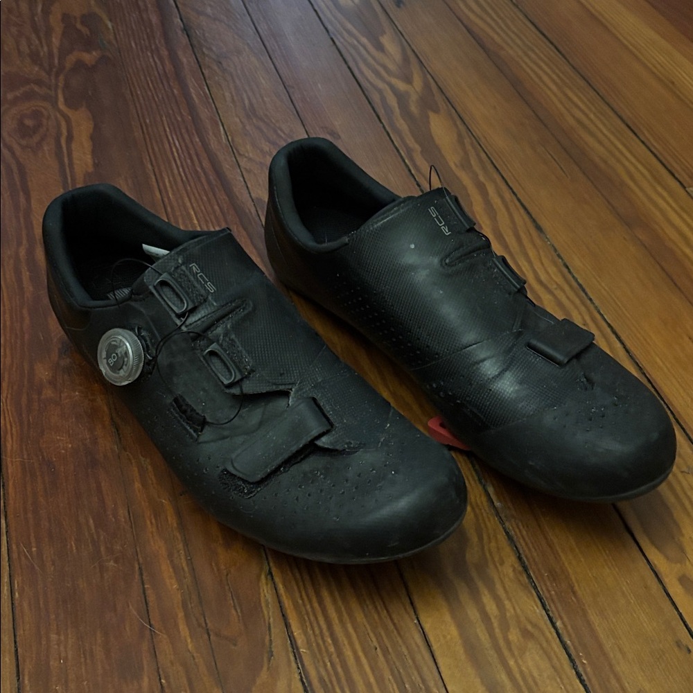 Black Cycling Shoes